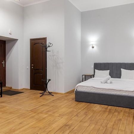 Apartment on Stavropihiiska Street 3 Lviv Exteriör bild