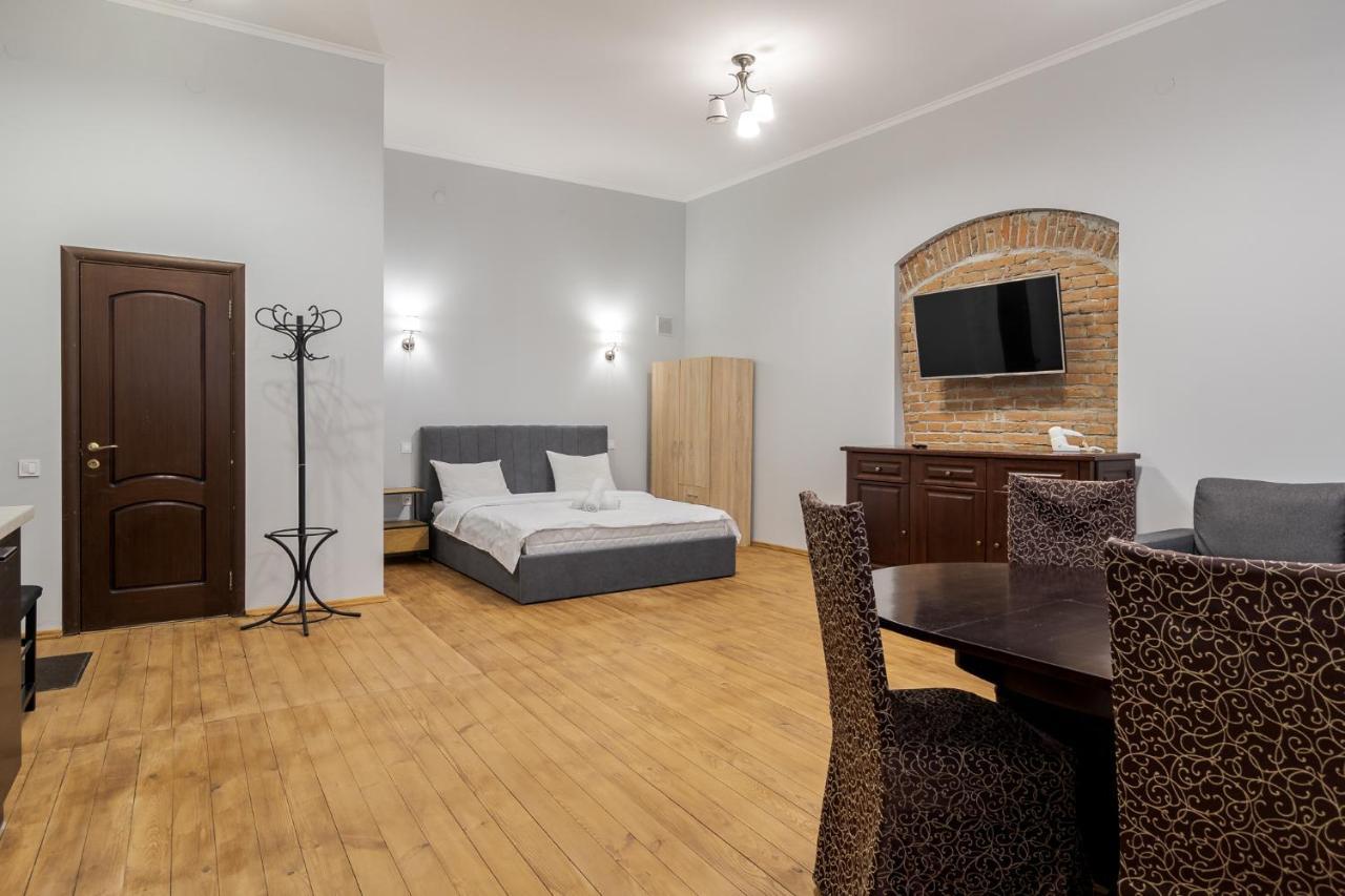 Apartment on Stavropihiiska Street 3 Lviv Exteriör bild