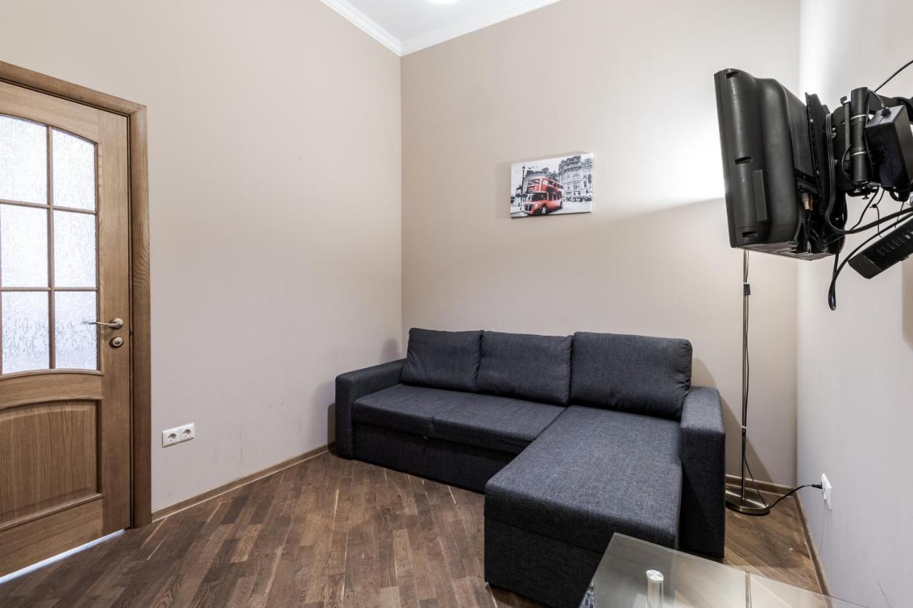 Apartment on Stavropihiiska Street 3 Lviv Exteriör bild